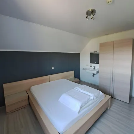 Vakantiewoning Vue Du Village - 14 Personen - Vakantiehuis Vresse-sur-Semois